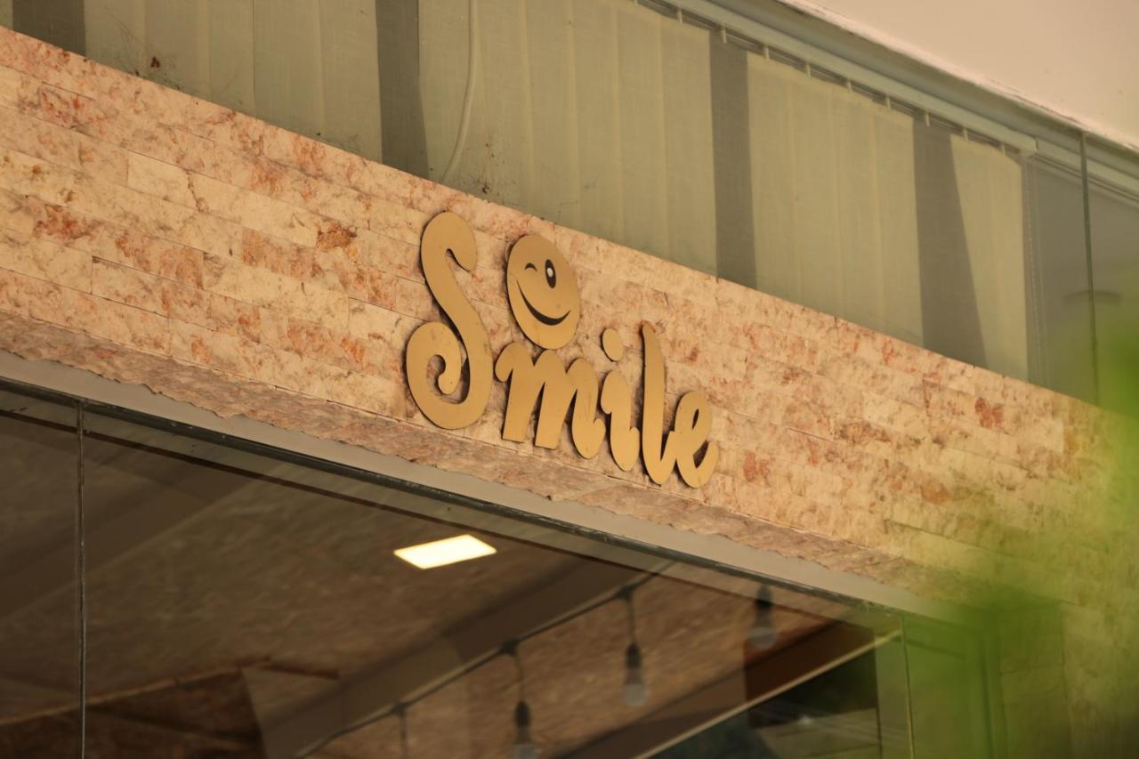 Hotel Smile Kobuleti Exterior photo